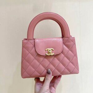 Classic CHANEL Bag: A Stylish and Versatile Choice for Elegance